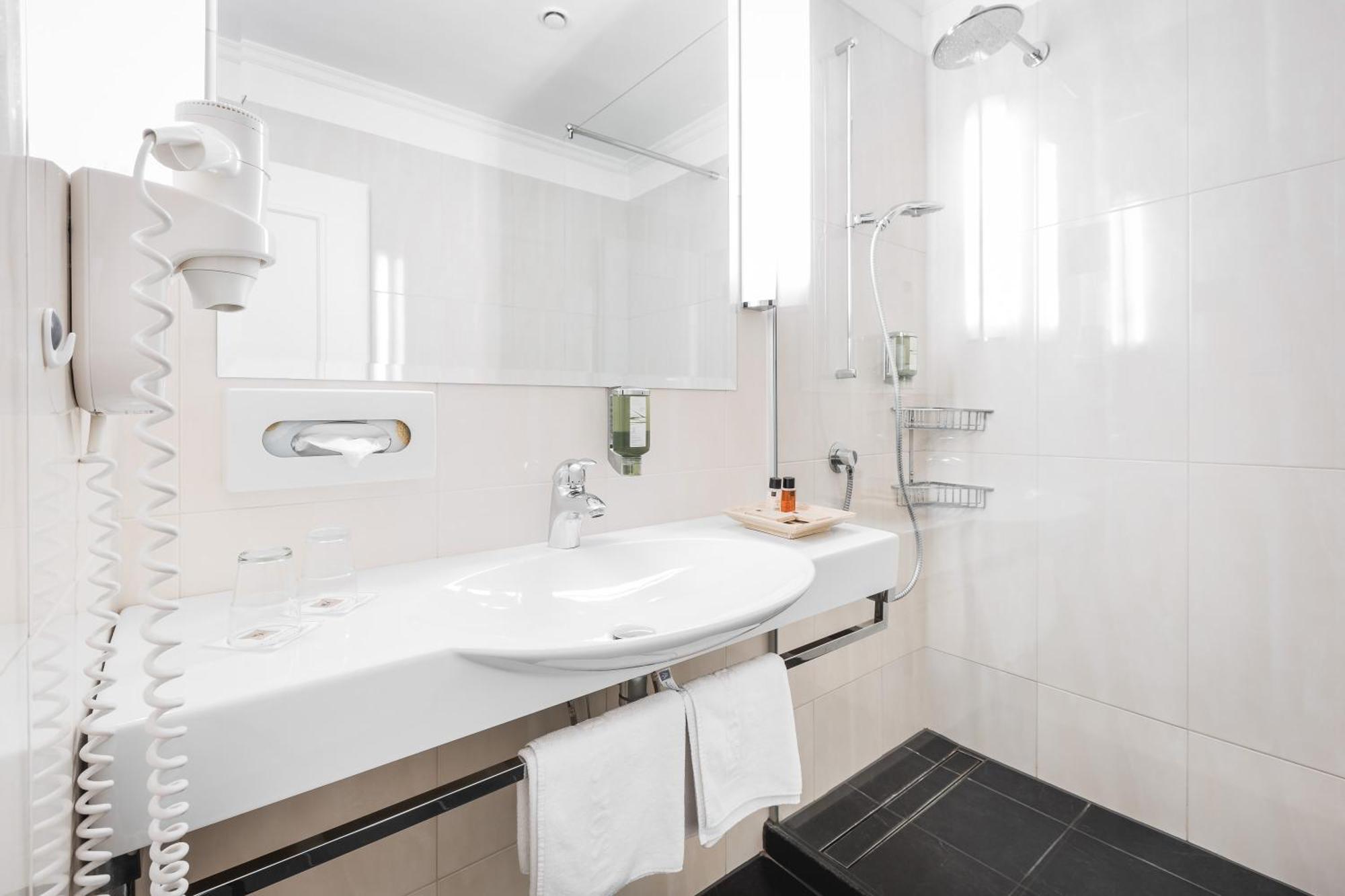 Chambre Double Confort avec Balcon - Vue sur Ville